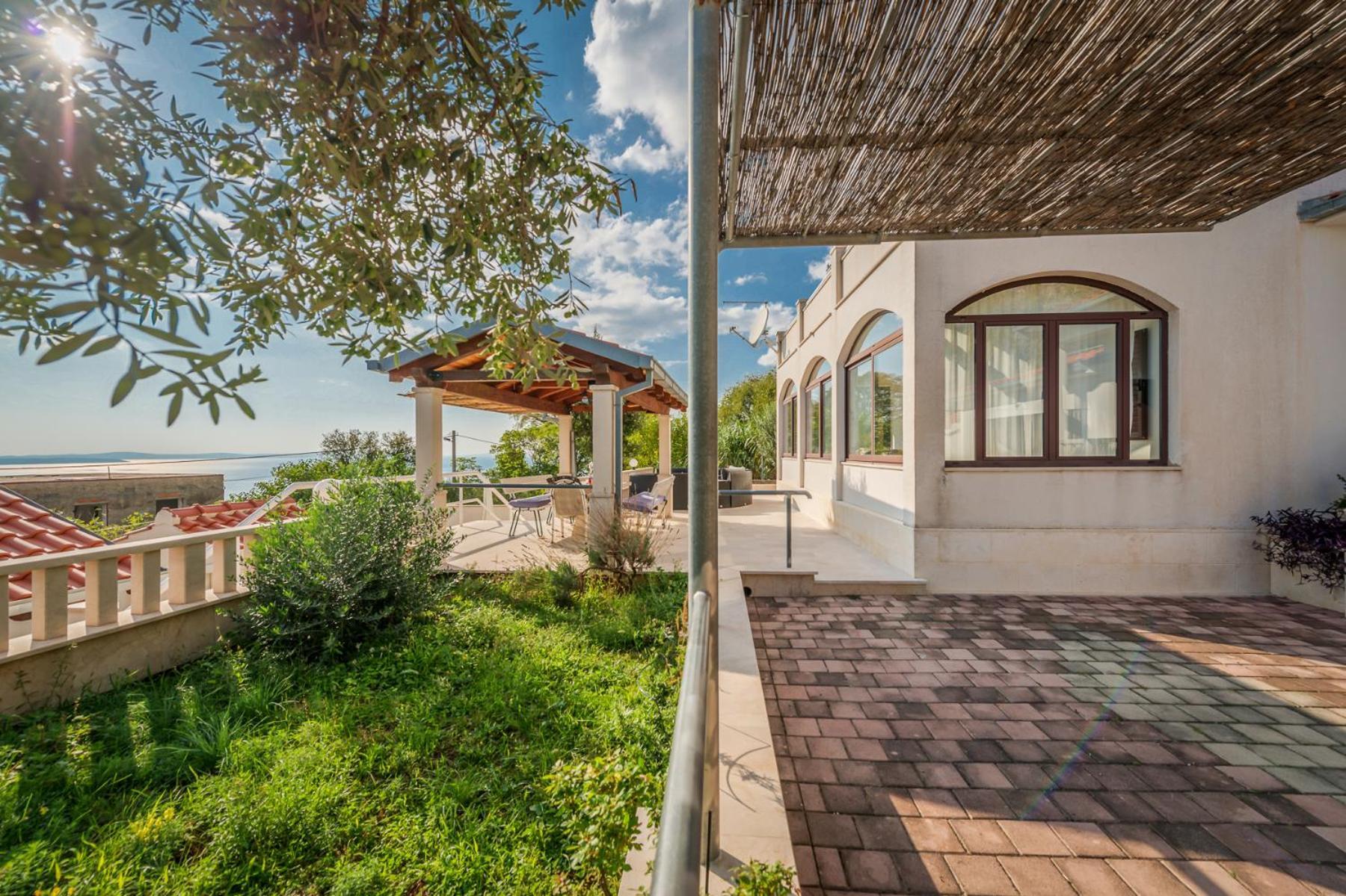 Villa Leo - Private Pool - Seaview - Pets Welcome - Luxury Villa On 1000 M2 Йесенице Екстериор снимка